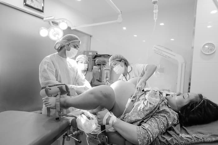 Nếu không được giữ vệ sinh và chăm sóc tốt, vết rạch tầng sinh môn có thể bị lồi, bị sưng.