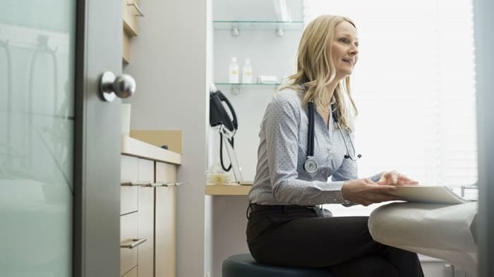 Muốn mang thai và sinh con ở độ tuổi 50, chị em phải chuẩn bị một sức khỏe thật tốt.