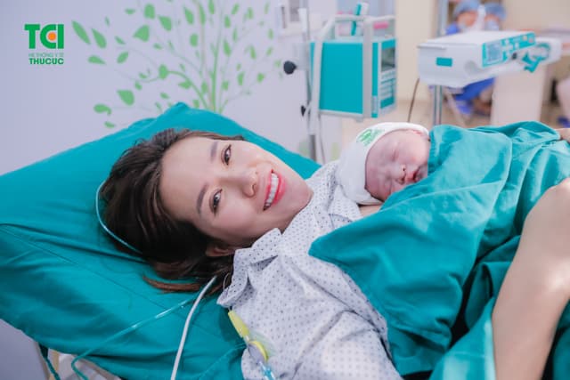 Hotgirl Mai Thỏ đi sinh