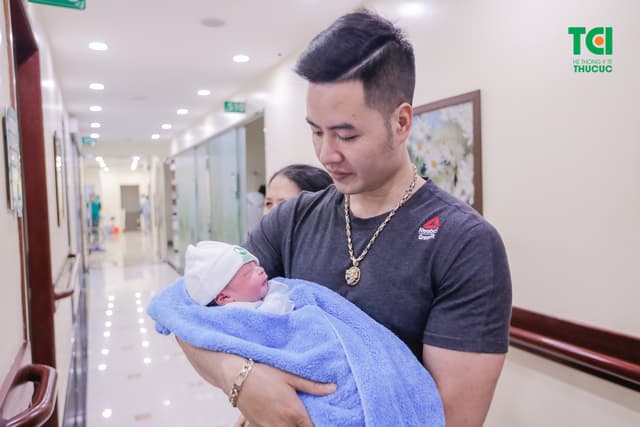 Hotgirl Mai Thỏ đi sinh