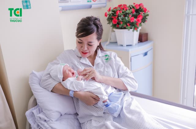 Hotgirl Mai Thỏ đi sinh