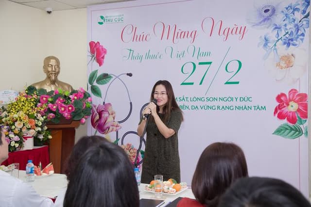 Bệnh viện Thu Cúc trang trọng chào mừng ngày Thầy Thuốc Việt Nam