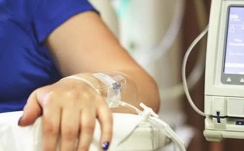 Ở giai đoạn tiến triển, người bệnh thường được chỉ định hóa trị