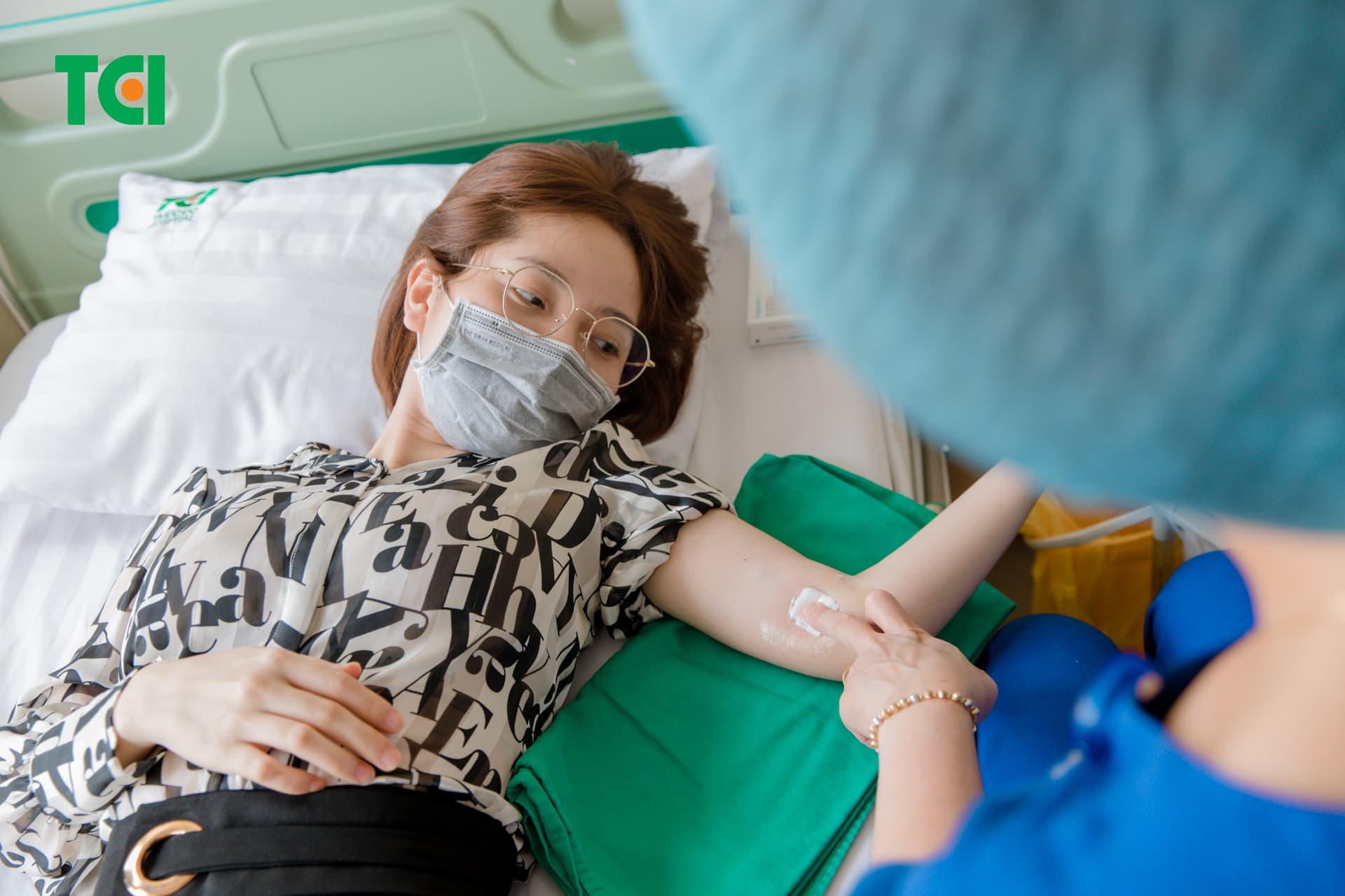 Cấy que tránh thai là phương pháp ngừa thai an toàn nhiều người lựa chọn