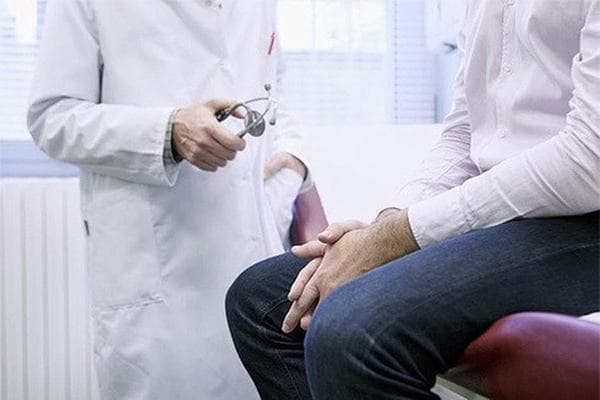 Nam giới cần đi khám ngay khi thấy xuất hiện những dấu hiệu không ổn về sức khỏe