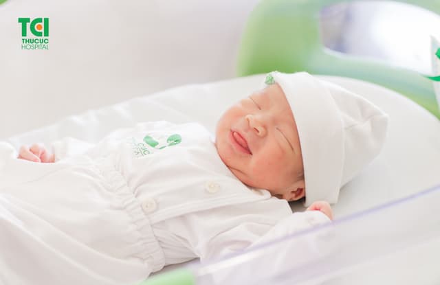 Ca sĩ Tùng Linh Opus đưa vợ đi sinh