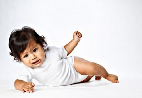 Các triệu chứng gãy xương đòn ở trẻ em