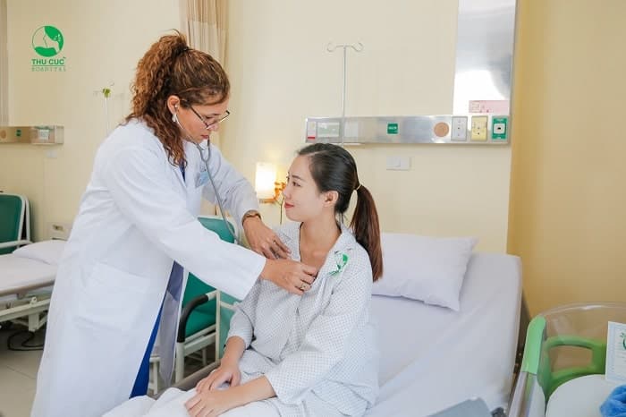 Đến gặp bác sĩ ngay khi xuất hiện những dấu hiệu bất thường để có hướng xử trí kịp thời