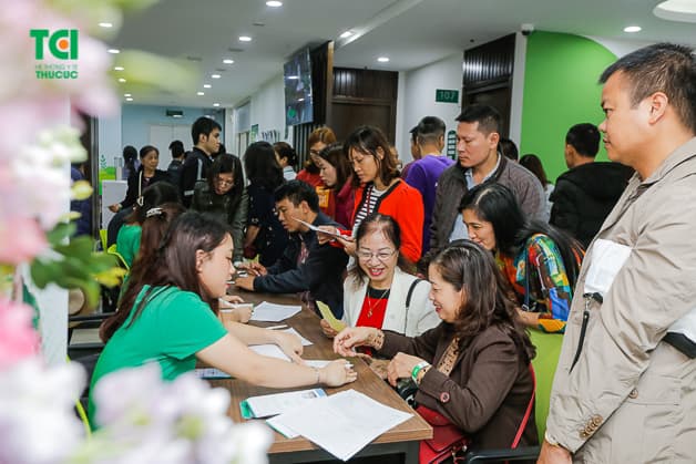 Phòng khám ĐKQT Thu Cúc được đông đảo khách hàng tới thăm ngày khai trương