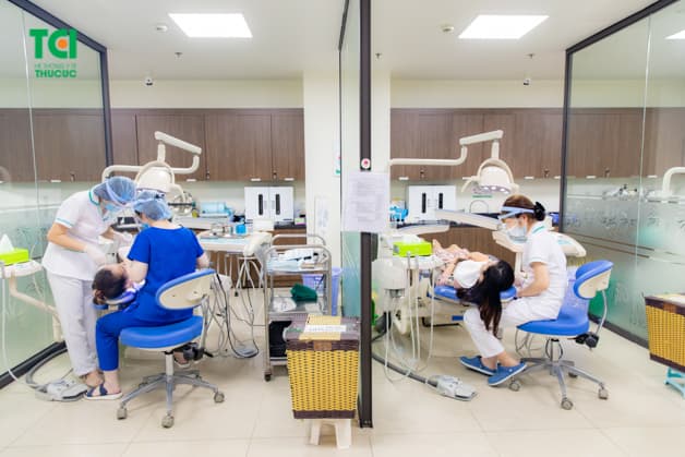 Cơ sở vật chất và trang thiết bị hiện đại bấc nhất. Quy trình thực hiện theo tiêu chuẩn nghiêm ngặt với các bước thăm khám, xét nghiệm máu, chụp X quang…chuẩn y tế