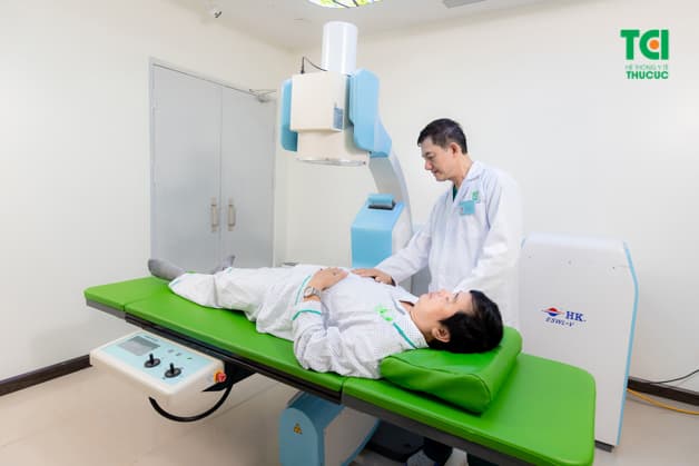 Bệnh viện ĐKQT Thu Cúc là một trong những đơn vị TOP đầu trong điều trị sỏi tiết niệu bằng phương pháp tán sỏi ngoài cơ thể được nhiều bệnh nhân tin tưởng và lựa chọn.