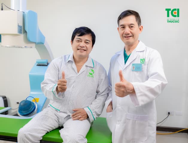 Hàng nghìn bệnh nhân đã tin tưởng và sử dung dịch vụ tán sỏi công nghệ cao KHÔNG cần mổ tại Bệnh viện ĐKQT Thu Cúc.