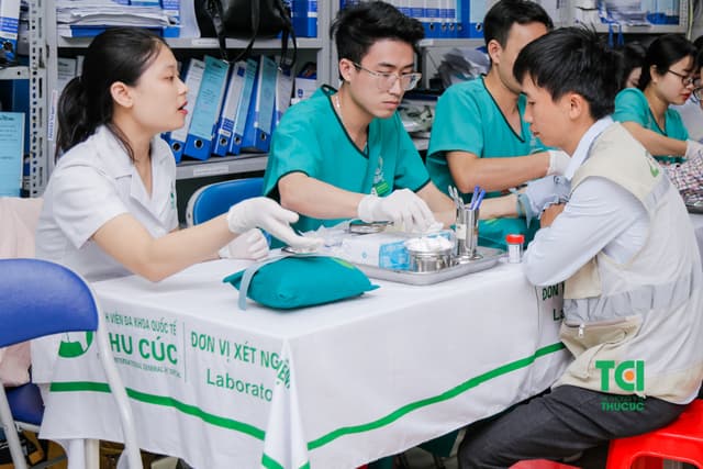 Hệ thống Y tế Thu Cúc TCI khám sức khỏe ngoại viện cho Ecoba