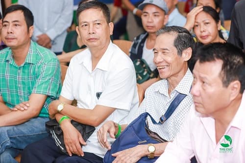 Những gương mặt vui tươi, háo hức chờ đợi tham dự hội thảo Đột phá công nghệ trong điều trị sỏi tiết niệu.