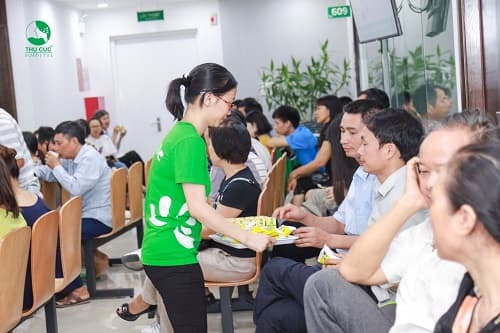 Bệnh viện hỗ trợ bánh sữa nhằm mang lại sự thoải mái, dễ chịu nhất cho khách tham dự hội thảo.