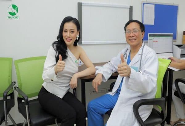 Phương oanh khám sức khỏe