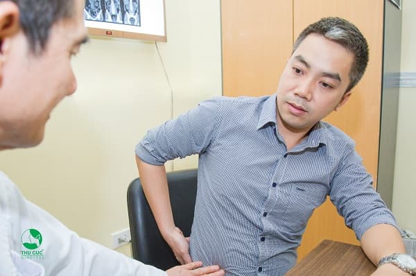 Người mắc bệnh sỏi thận nên thăm khám và theo dõi tình trạng bệnh lý, tránh để lâu ngày gây ra những biến chứng nguy hiểm cho sức khỏe.