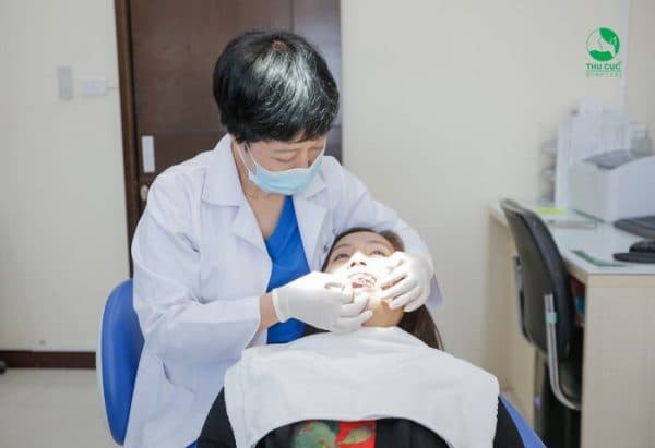 bác sĩ niềng răng