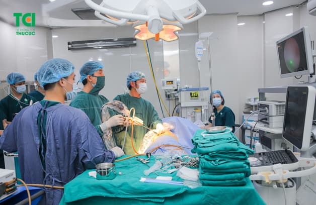 Điều trị sỏi bàng quang bằng phương pháp tán sỏi nội soi ngược dòng bằng laser tại Thu Cúc.