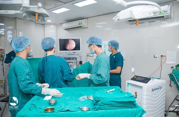 Điều trị sỏi niệu quản bằng phương pháp tán sỏi nội soi ngược dòng tại Thu Cúc.
