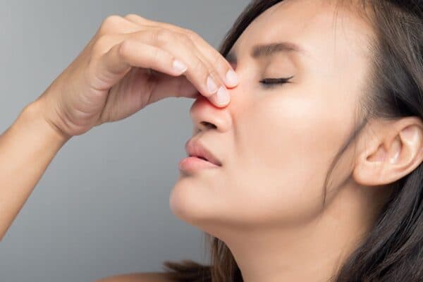 Niêm mạc mũi phù nề cảnh báo cơ thể đang mắc viêm mũi hoặc viêm xoang