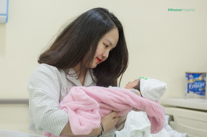  mổ bóc tách u xơ tử cung khi sinh