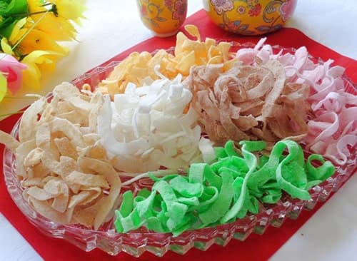 Bệnh cường giáp nên hạn chế ăn các đồ ăn ngọt như kẹo mứt,... (ảnh minh họa)