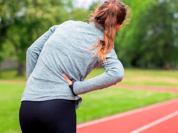 Biểu hiện của đau bụng bên hông phải ở nữ