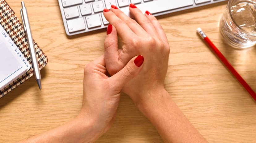 Đau khớp ngón tay là dấu hiệu của bệnh gì?