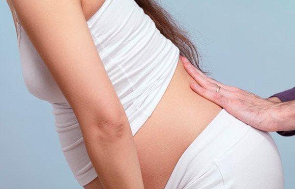 Đau xương chậu không gây nguy hiểm cho mẹ và bé nhưng khiến mẹ mệt mỏi, đau nhức khó chịu