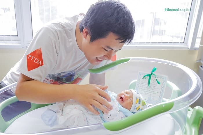 bóc u nang buồng trứng khi sinh mổ