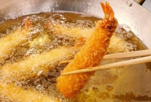 Người bệnh sau mổ ruột thừa nên hạn chế đồ ăn chiên rán và các thực phẩm khó tiêu hóa.