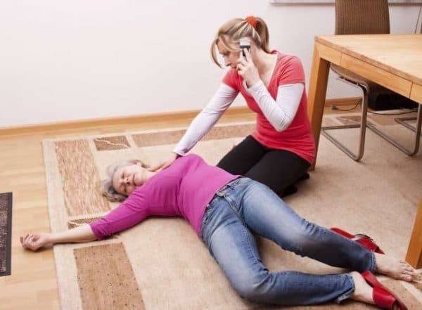 sơ cứu người bị đột quỵ