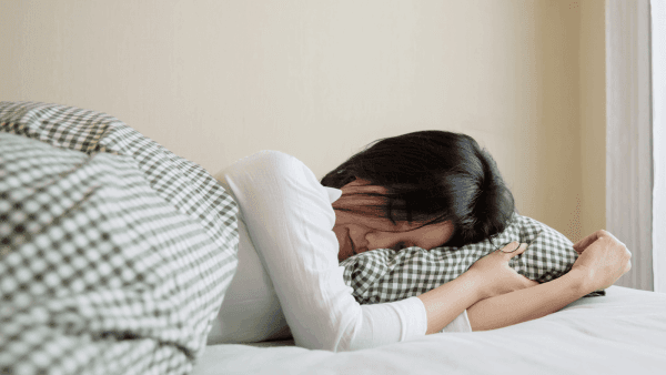 Nguyên nhân tê bì chân tay khi ngủ