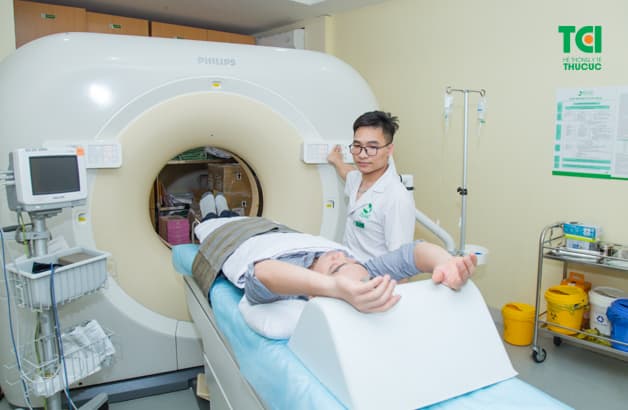 Chỉ định điều trị sỏi thận phải được dựa trên sự phân tích tổng hợp của nhiều yếu tố