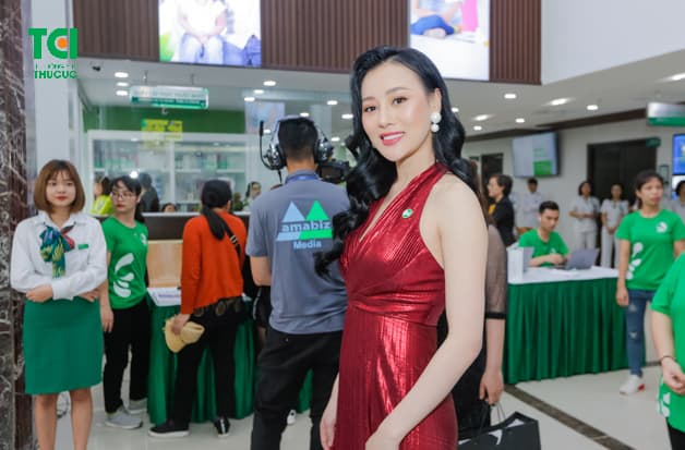 Khám sức khỏe định kỳ là một trong nhưng việc không thể thiếu của nữ diễn viên để đảm bảo khỏe từ bên trong