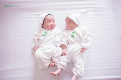 Một hành trình vượt cạn đặc biệt và tất cả những khoảnh khắc đầu đời của con đều được lăng kính nhà Thu Cúc lưu lại