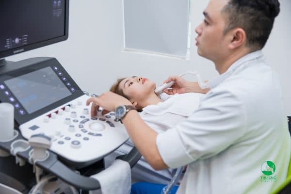 Ngoài ra đối với nữ sẽ thực hiện thêm siêu âm tuyến vú 2 bên để phát hiện một số bệnh lý tuyến vú 2 bên.