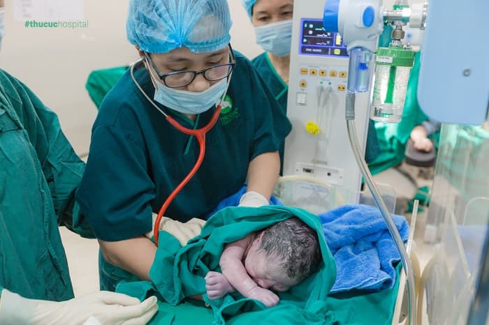 phẫu thuật cắt vách ngăn tử cung