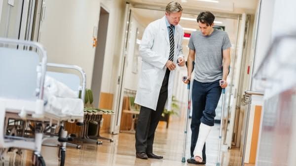 Người bệnh cũng nên vận động hàng ngày để hồi phục sớm 