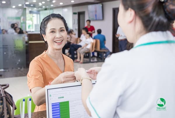 Mục sở thị quá trình NSND Lan Hương TSUT tiêu hóa bằng công nghệ NBI