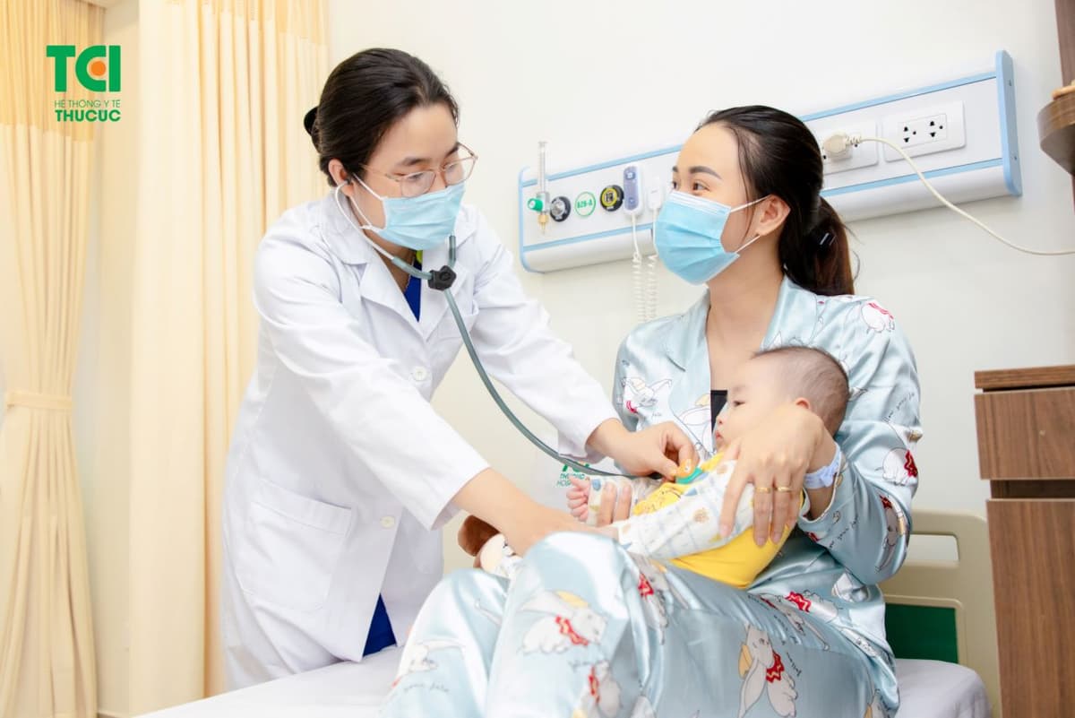 Bé bị sốt đi sốt lại: Điểm mặt những nguyên nhân