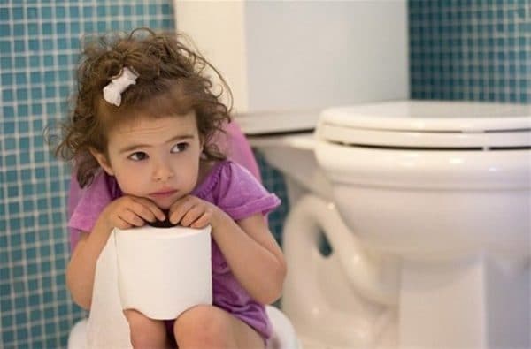 biểu hiện nhiễm trùng tiểu ở trẻ em