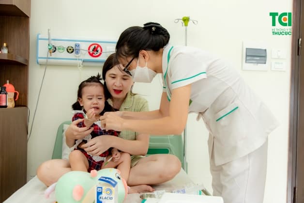 trẻ sơ sinh bị co giật