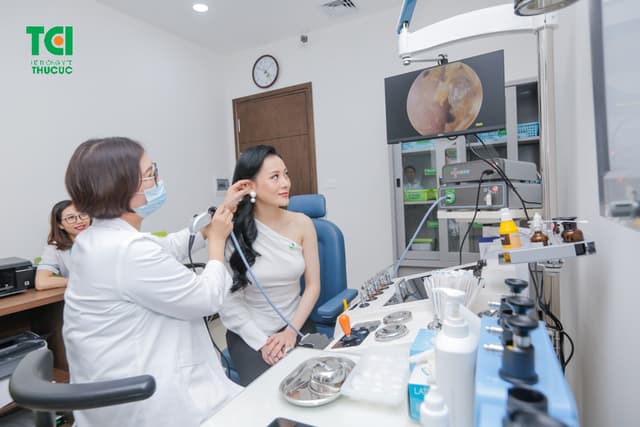 Diễn viên Phương Oanh – Khám sức khỏe