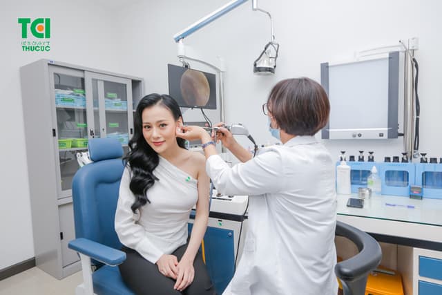 Diễn viên Phương Oanh – Khám sức khỏe