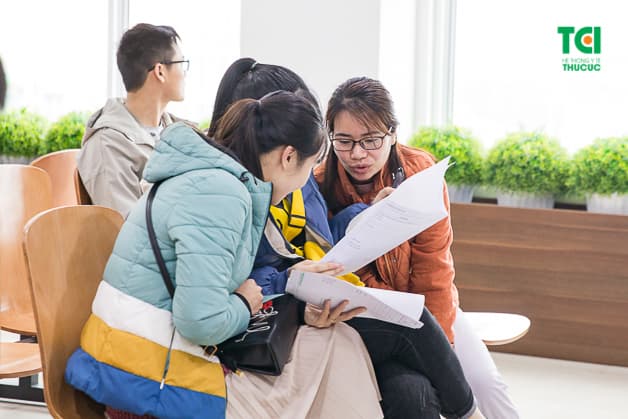 Hoạt động này không chỉ giúp cải thiện chất lượng chăm sóc và bảo vệ sức khỏe cho công nhân viên, đồng thời nâng cao hiệu quả lao động