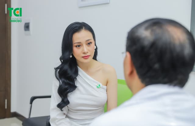 Diễn viên Phương Oanh – Khám sức khỏe