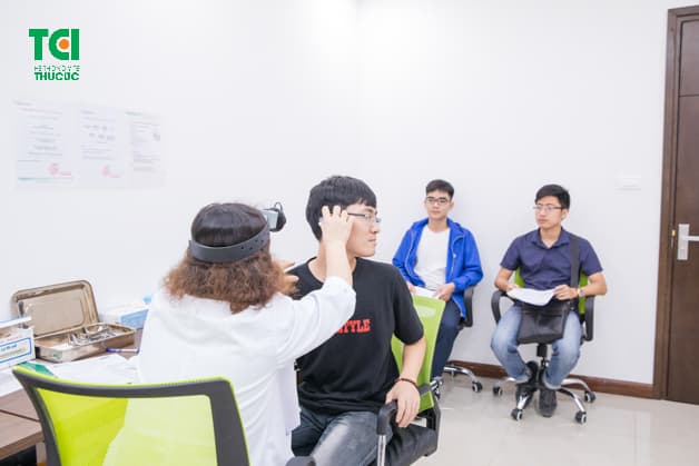 Nhân viên hoàn toàn cảm thấy thoải mái và nhanh chóng ở các bước thăm khám