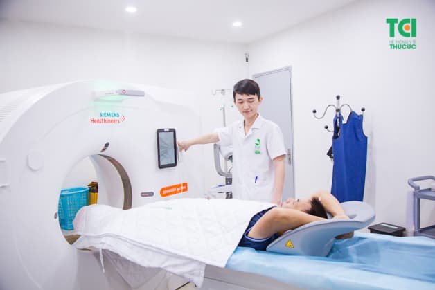 Bác Vinh hài lòng vì được thăm khám với thiết bị y tế hiện đại